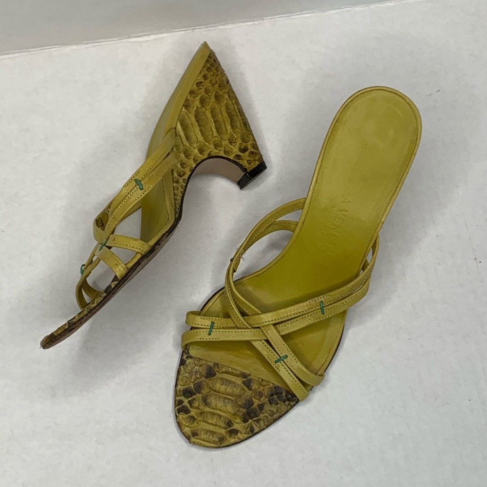 Bottega Veneta Italy Lime PYTHON & leather 6 1/2 B